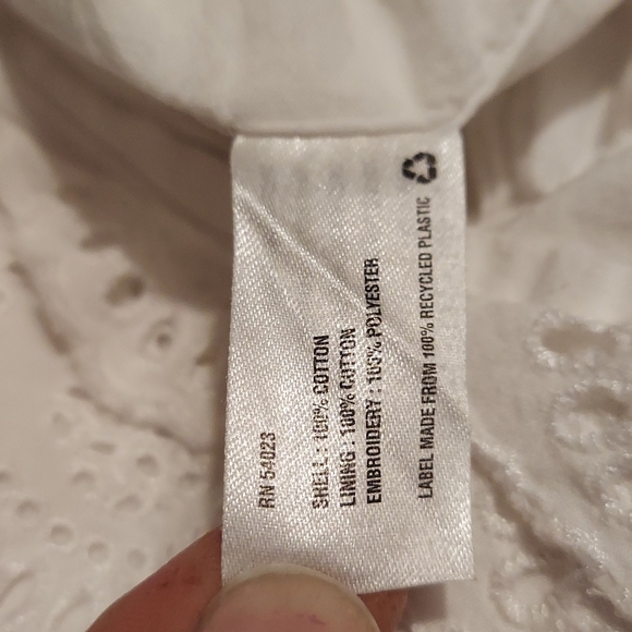 ⭐️3/$30  Gap baby dress, 12-18 months eyelet lace dress - Picture 7 of 7